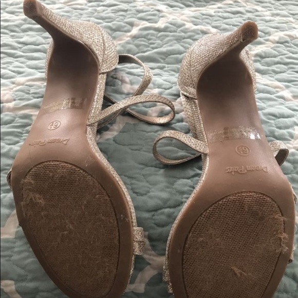 Dream pairs gold glittery heels - Picture 4 of 5